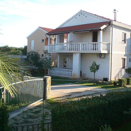 Bava Apartment Ugljan Exterior photo